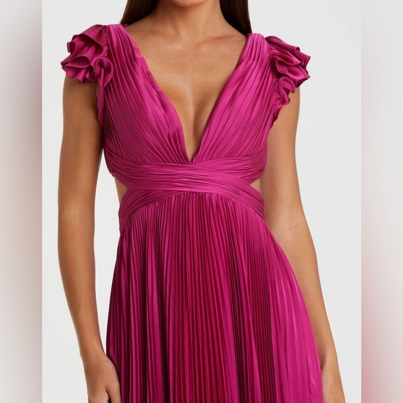 IEENA FOR MAC DUGGAL 26729 NWT
Pleated Ruffled Cap Sleeve Cut Out Lace Up Gown - Picture 2 of 6